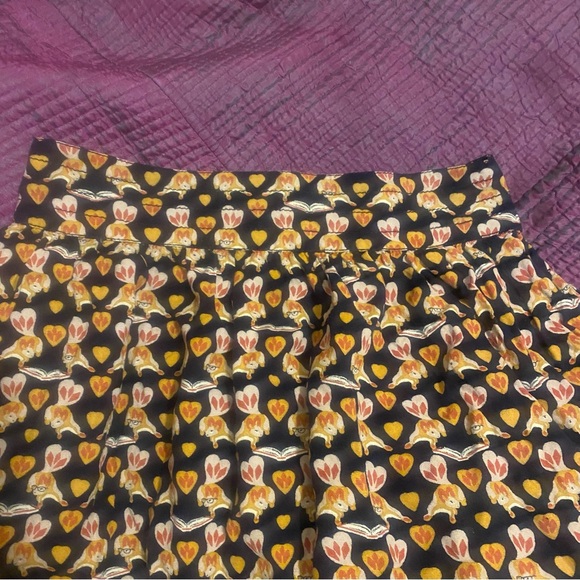 Miniskirt w/Reading Squirrels Print! - Picture 4 of 8